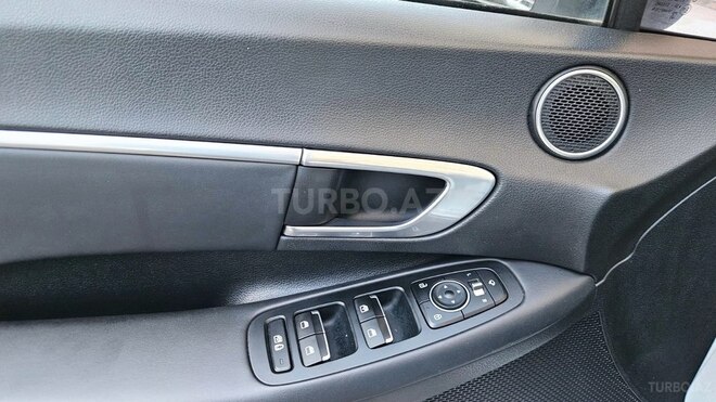 Hyundai Sonata-13