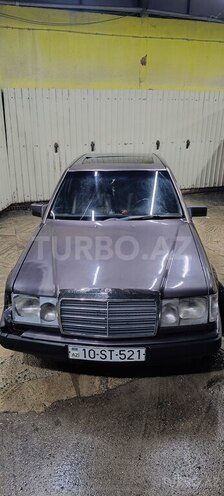 Mercedes 220 E-1