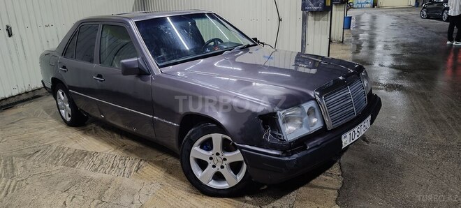 Mercedes 220 E-4