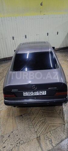 Mercedes 220 E-10