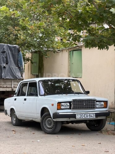 LADA (VAZ) 2107-1
