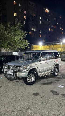 Mitsubishi Pajero-1