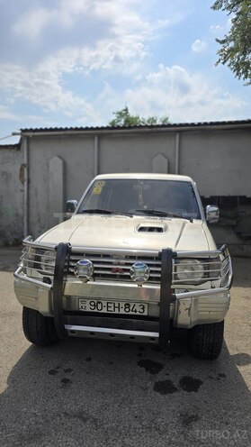Mitsubishi Pajero-3
