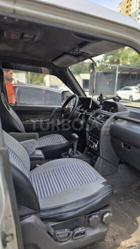 Mitsubishi Pajero-8