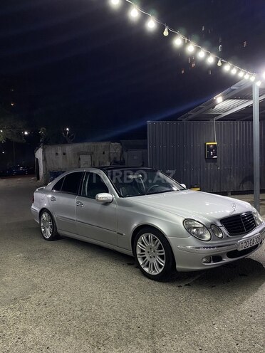 Mercedes E 240-2