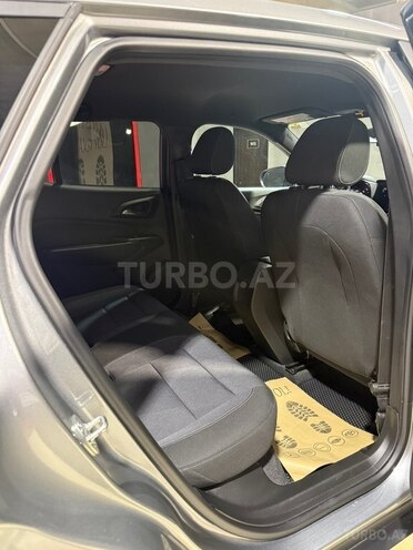 Chevrolet Trax-18