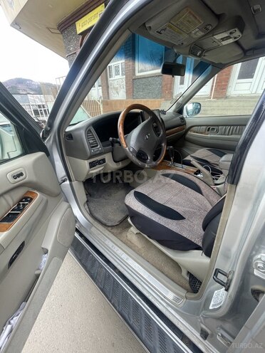 Infiniti QX4-11