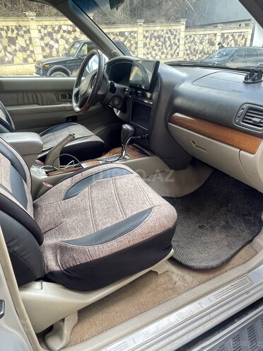 Infiniti QX4-10