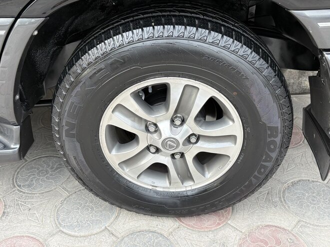 Lexus LX 470-33