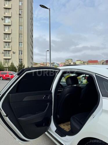 Hyundai Sonata-9