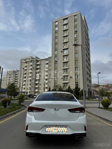 Hyundai Sonata-2