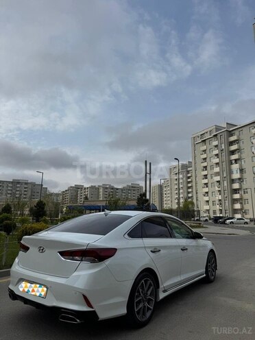 Hyundai Sonata-19