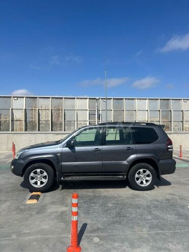 Toyota Land Cruiser Prado-5