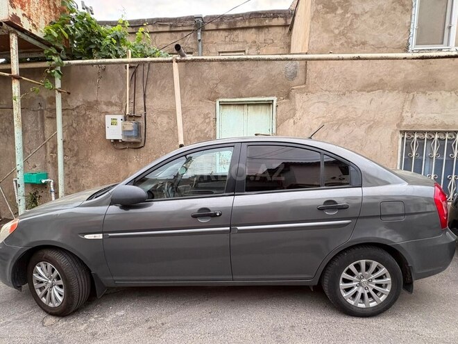 Hyundai Accent-3