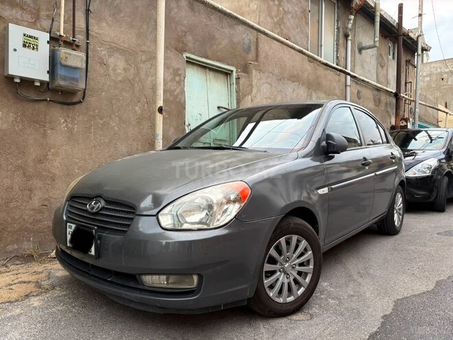 Hyundai Accent-4