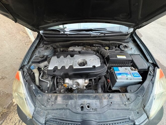 Hyundai Accent-6