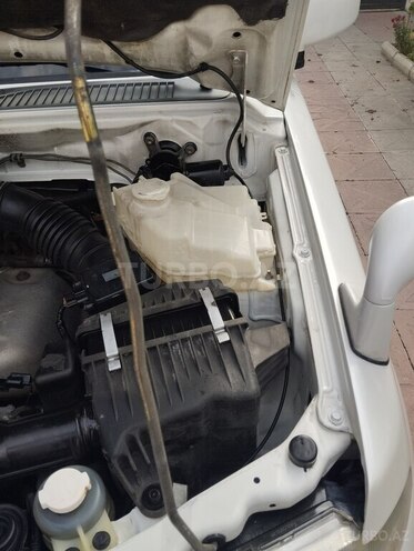 Mitsubishi Pajero io-5