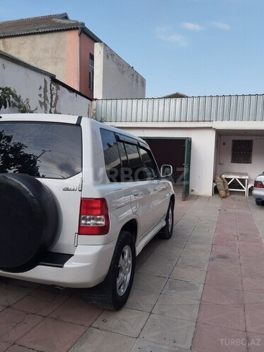 Mitsubishi Pajero io-9