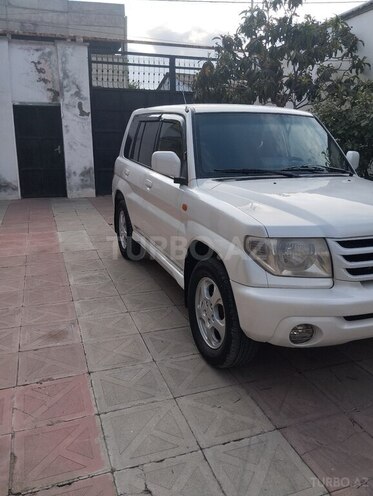 Mitsubishi Pajero io-11
