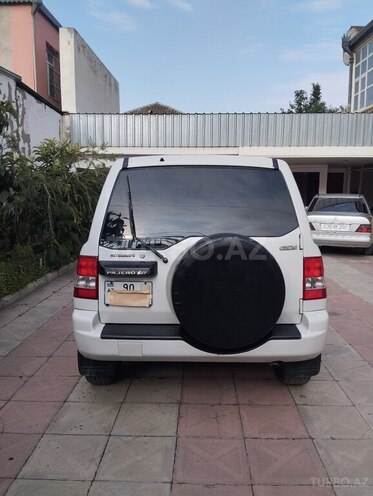 Mitsubishi Pajero io-12