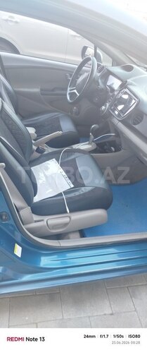 Honda Insight-5