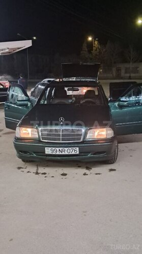 Mercedes C 220-1