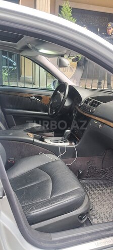 Mercedes E 270-8