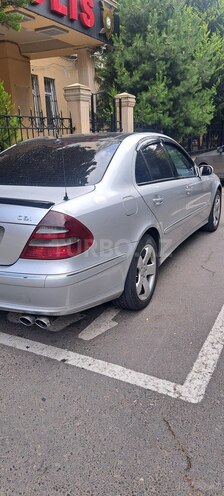 Mercedes E 270-9