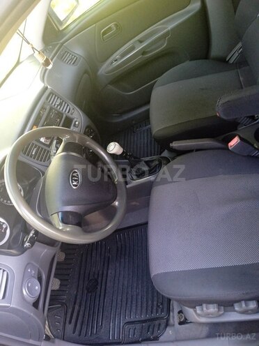 Kia Rio-5