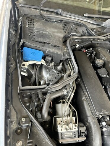 Mercedes E 220-13