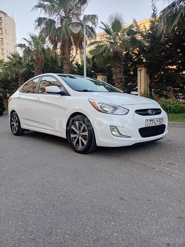 Hyundai Accent-4