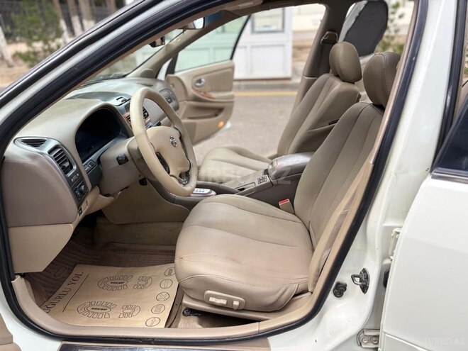Nissan Maxima-8