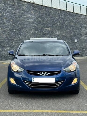 Hyundai Elantra-1