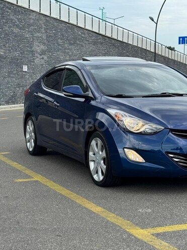 Hyundai Elantra-3