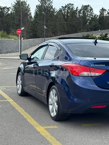 Hyundai Elantra-7