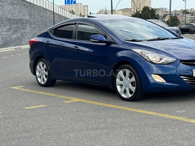 Hyundai Elantra-6
