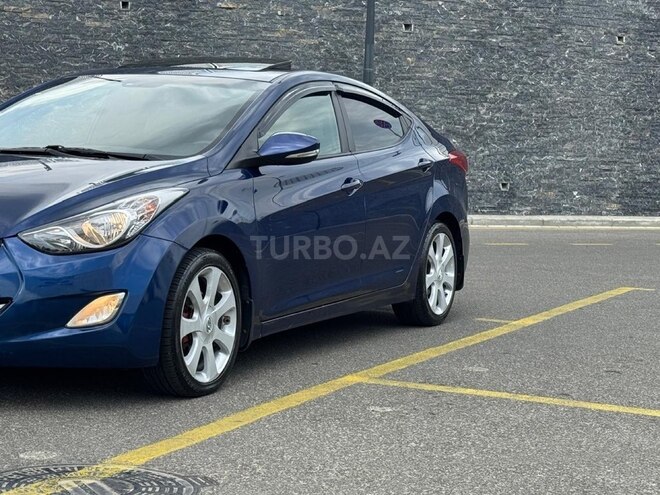 Hyundai Elantra-5