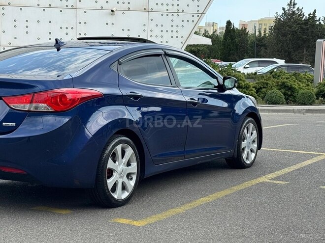 Hyundai Elantra-10