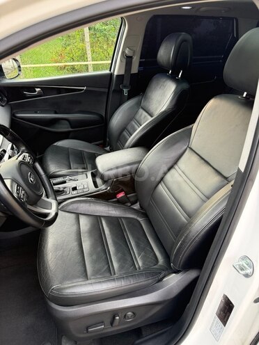 Kia Sorento-8