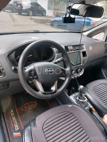 Kia Rio-5