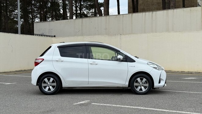 Toyota Vitz-2