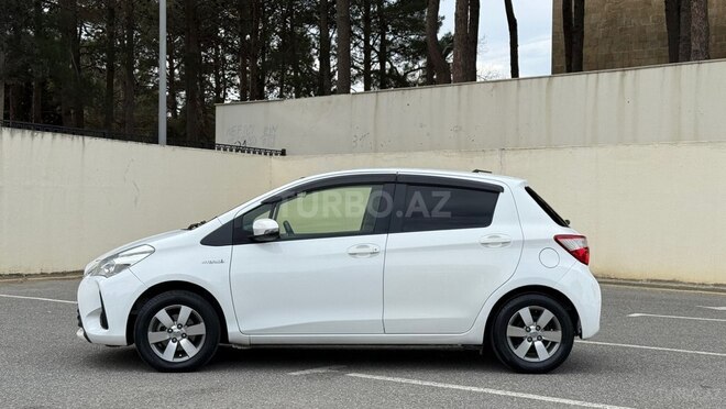 Toyota Vitz-4