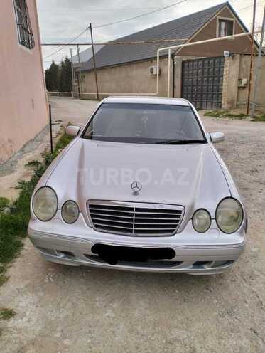 Mercedes E 280-1
