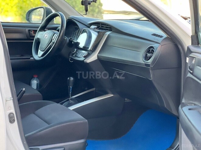 Toyota Corolla Fielder-12