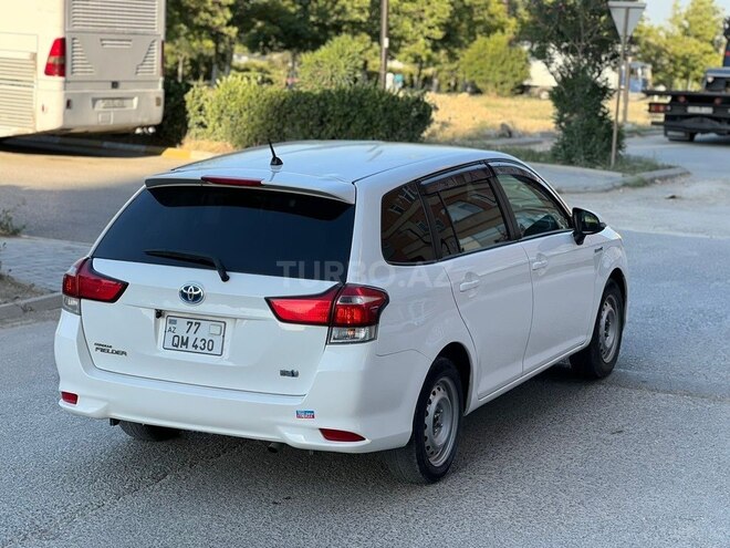 Toyota Corolla Fielder-5
