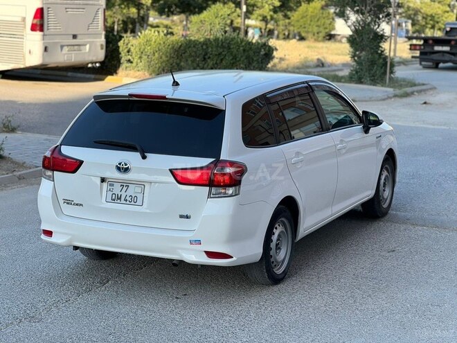 Toyota Corolla Fielder-8
