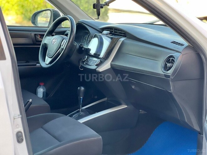 Toyota Corolla Fielder-10