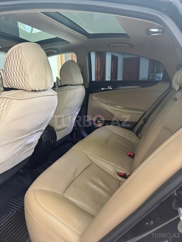Hyundai Sonata-8