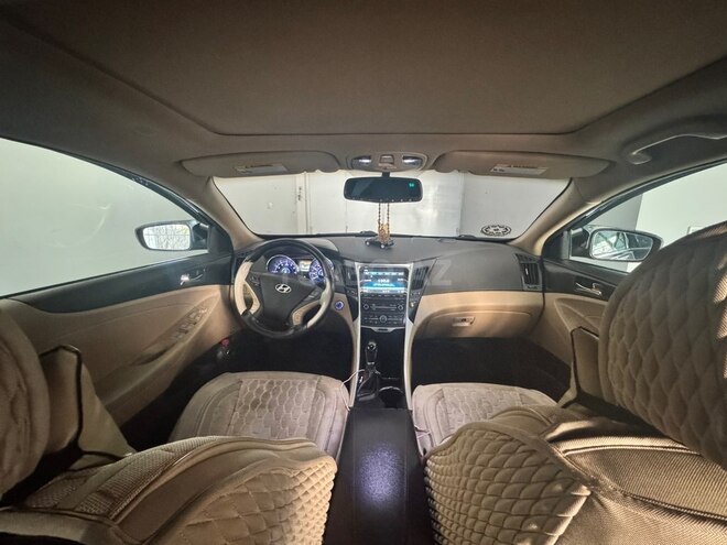 Hyundai Sonata-11