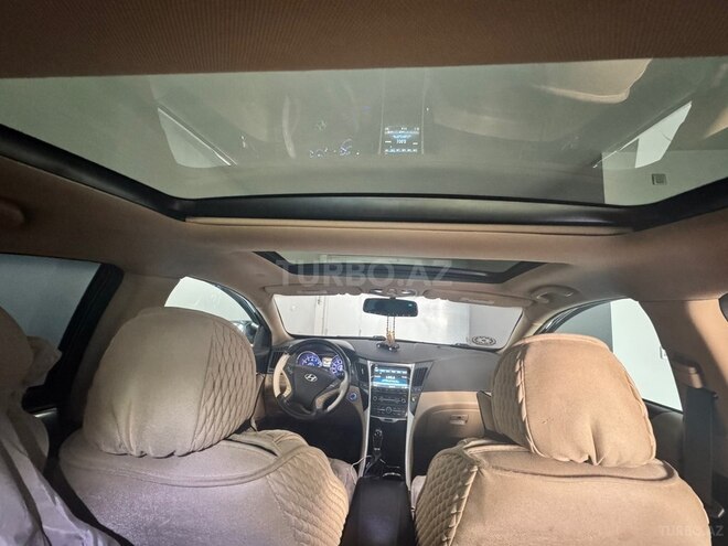 Hyundai Sonata-12
